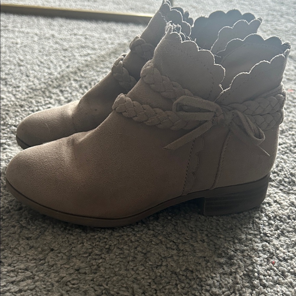 Girl’s Taupe Ankle Boots